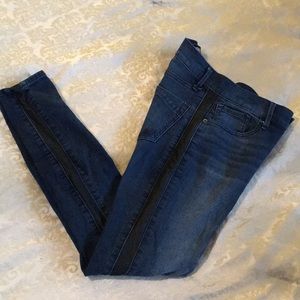 Express Jeans “Legging” Mid Rise